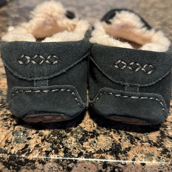 Ugg W Ansley. Black. USA size 7 women. - Picture 9 of 10